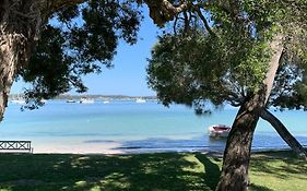 Hightide, 142 Sandy Point Rd - Romantic Getaway On The Waterfront